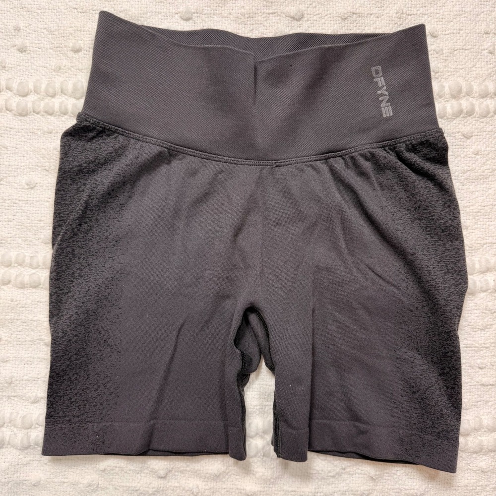 DFYNE Dynamic High Waisted Scrunch Seamless Shorts Dark Gray Small